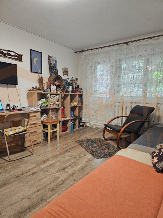 Apartament 3 camere zona Cireșica – ideal locuință sau cabinet
