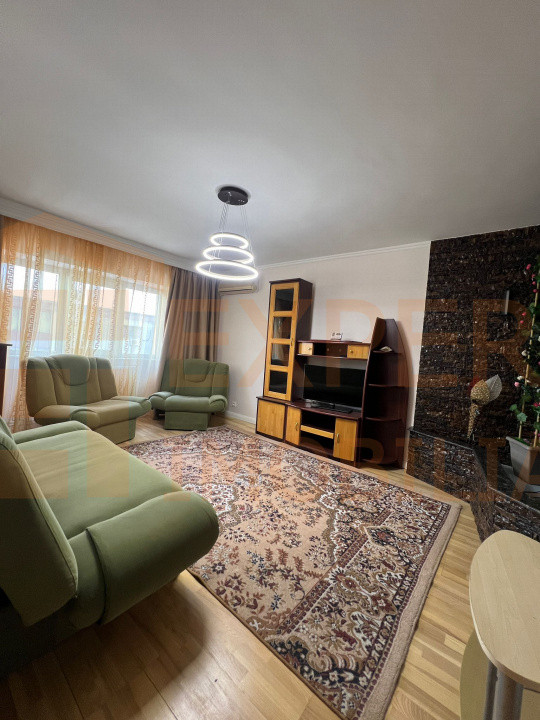 Apartament 3 camere zona Trocadero