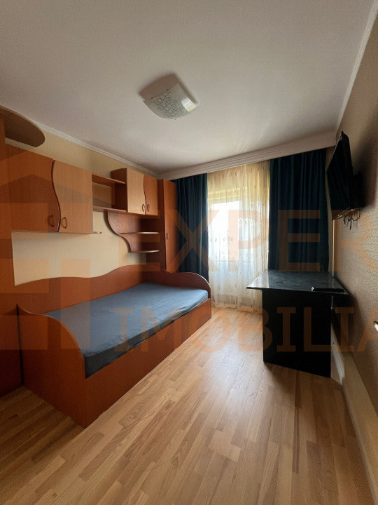 Apartament 3 camere zona Trocadero