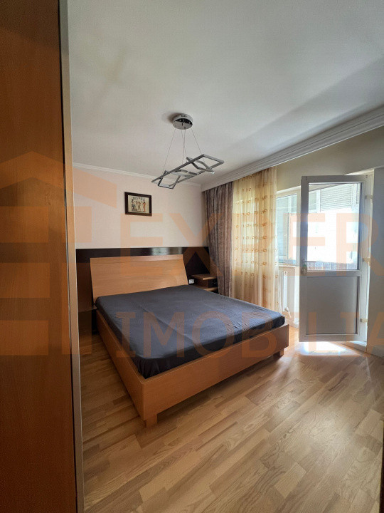 Apartament 3 camere zona Trocadero