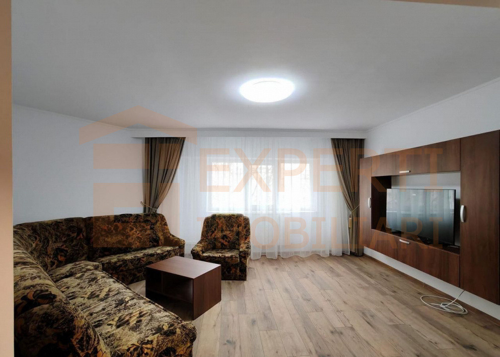 Apartament 3 camere zona Capitol