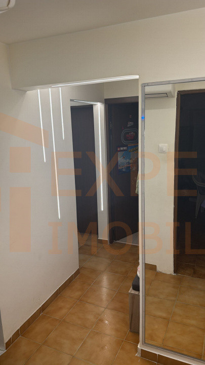 Apartament 3 camere situat in zona Km 5