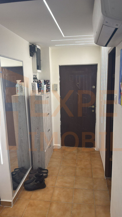 Apartament 3 camere situat in zona Km 5