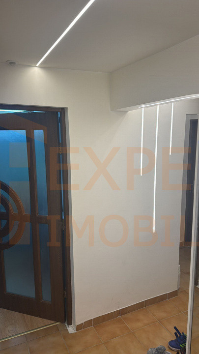 Apartament 3 camere situat in zona Km 5