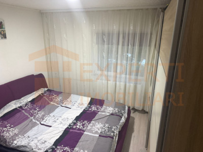 Apartament 3 camere situat in zona Km 5