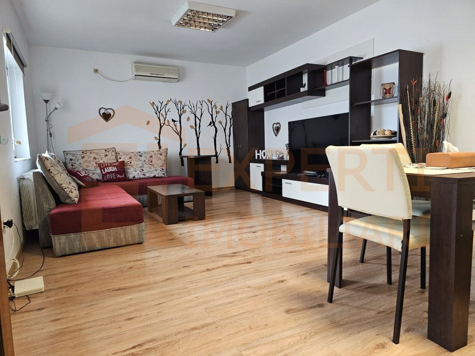 Casa 3 camere situată in zona Stadion