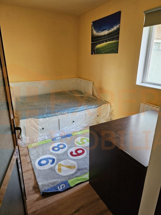 Casa 3 camere situată in zona Stadion