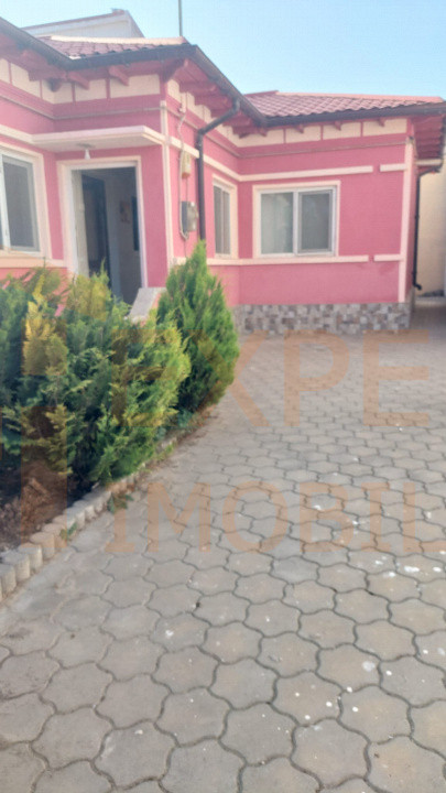 Casa 3 camere situată in zona Stadion