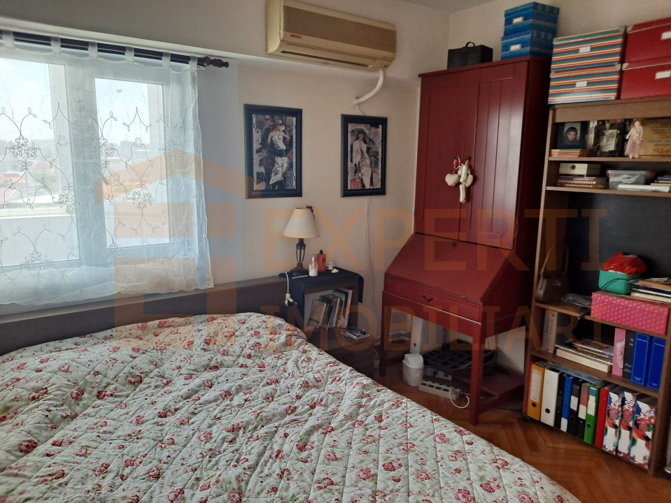 Apartament 4 camere zona Trocadero
