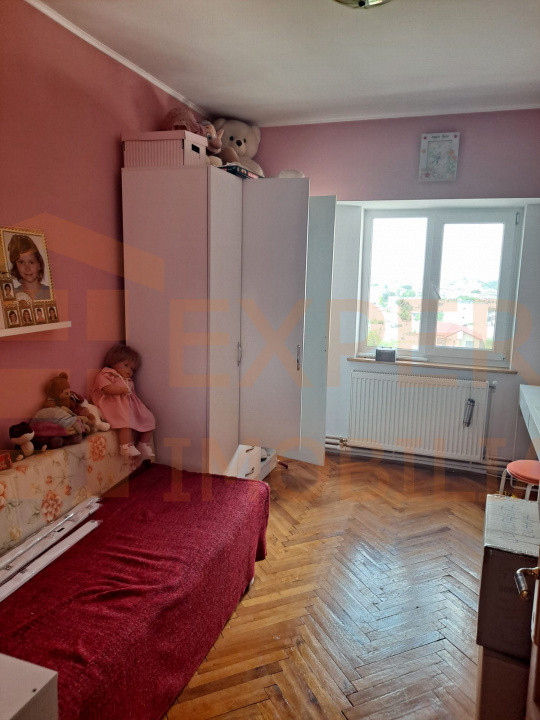 Apartament 4 camere zona Trocadero