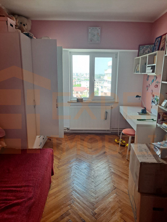 Apartament 4 camere zona Trocadero