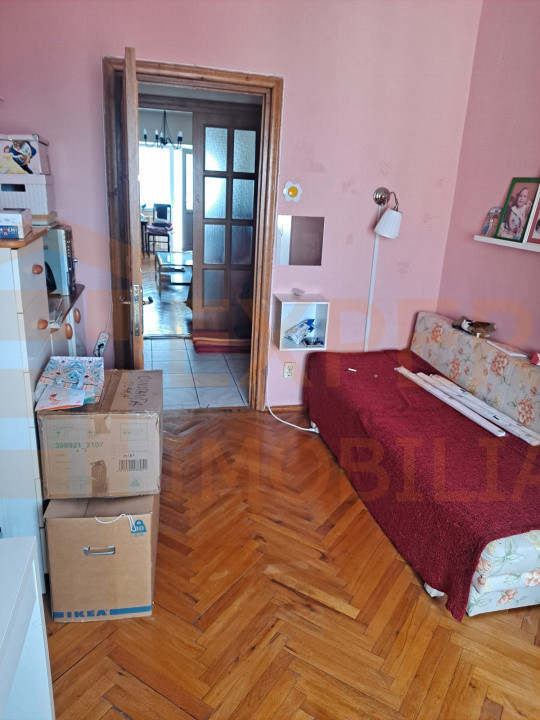 Apartament 4 camere zona Trocadero