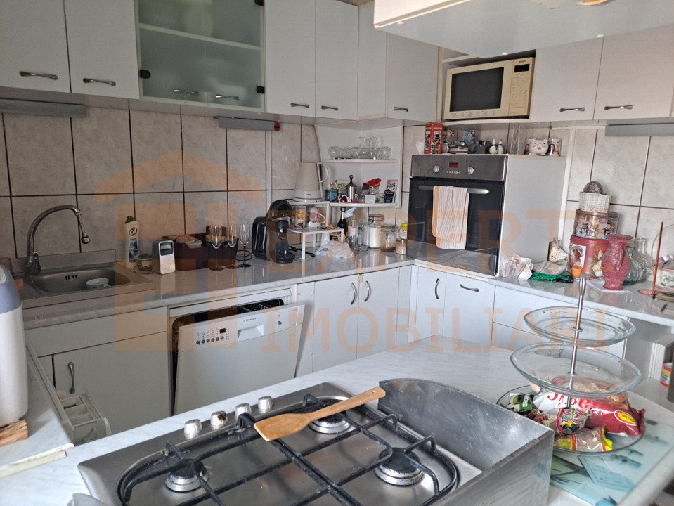 Apartament 4 camere zona Trocadero