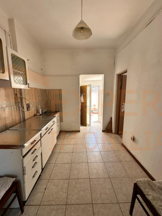 Proprietate 2 corpuri situată in zona Tomis I