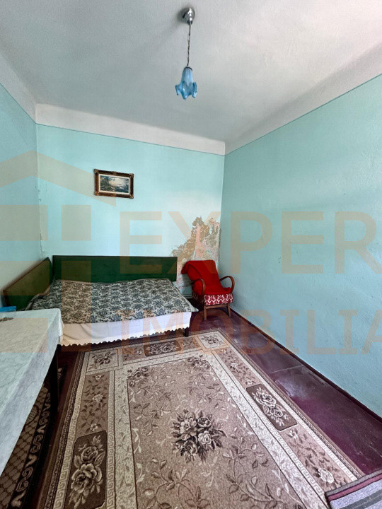 Proprietate 2 corpuri situată in zona Tomis I