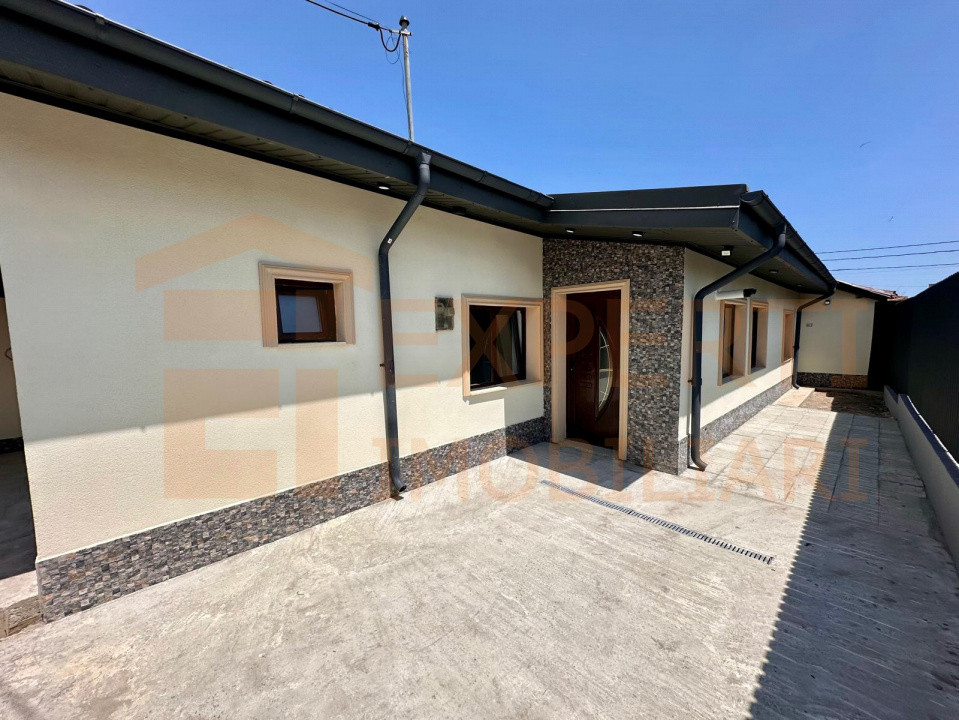 Casa 3 camere situata in zona Palazu Mare