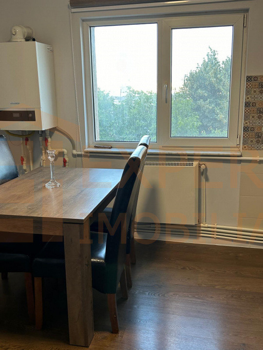 Apartament 3 camere situat în zona Institutul de Marină