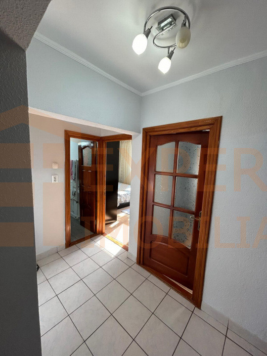 Apartament 3 camere situat în zona Institutul de Marină