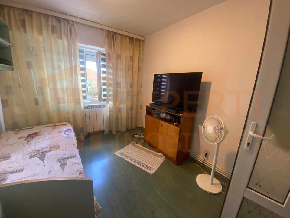 Apartament 3 camere situat în zona Brotăcei