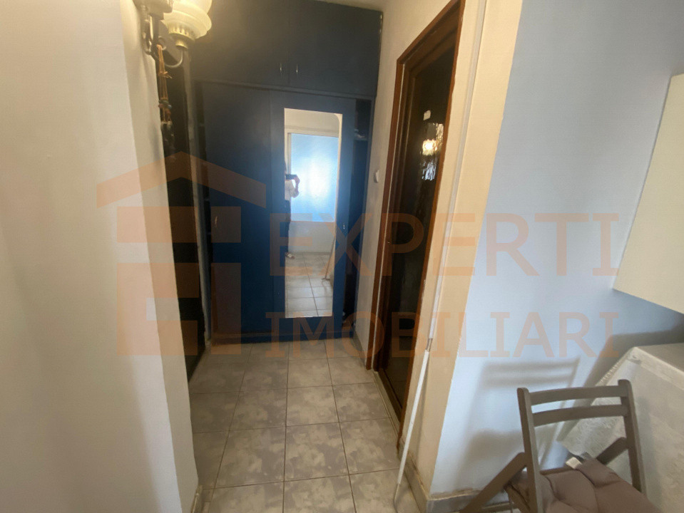 Apartament 3 camere situat în zona Brotăcei