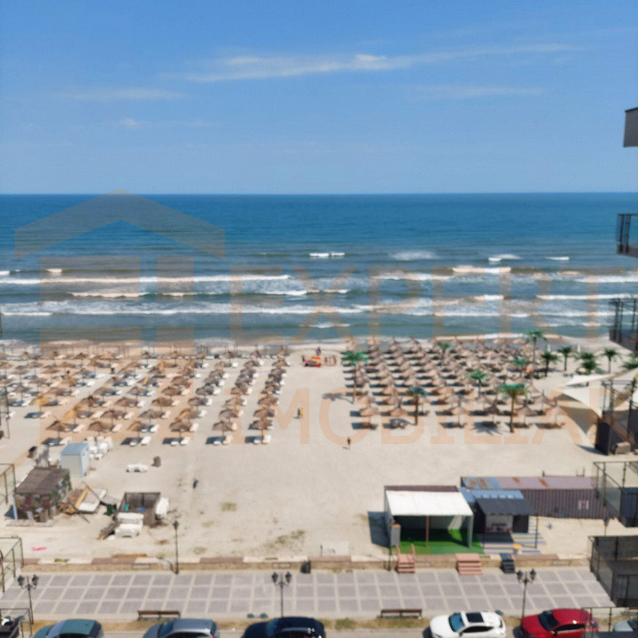 Garsonieră zona Mamaia Nord, vedere frontală către mare