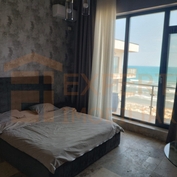 Garsonieră zona Mamaia Nord, vedere frontală către mare