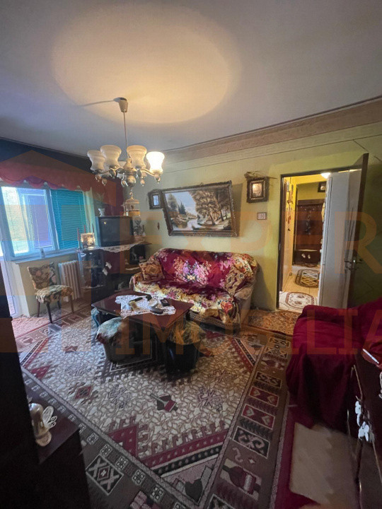 Apartament 3 camere situat in zona Casa de Cultură