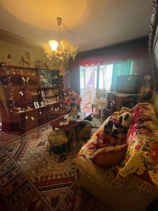 Apartament 3 camere situat in zona Casa de Cultură