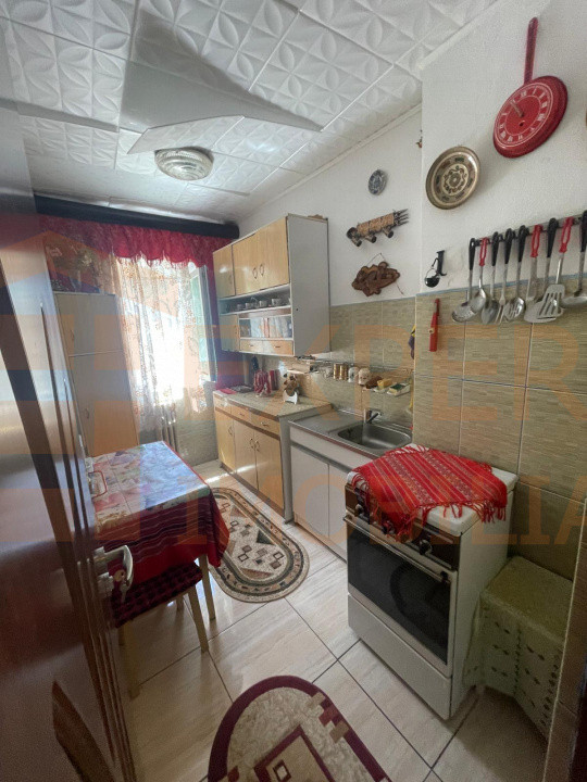 Apartament 3 camere situat in zona Casa de Cultură
