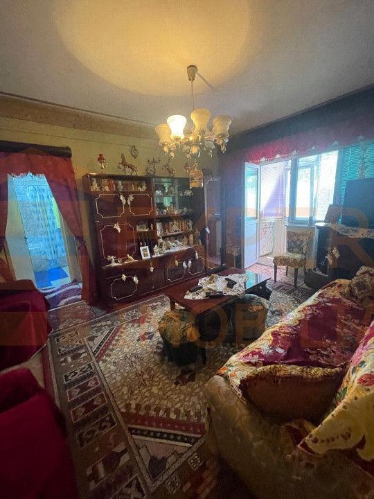 Apartament 3 camere situat in zona Casa de Cultură