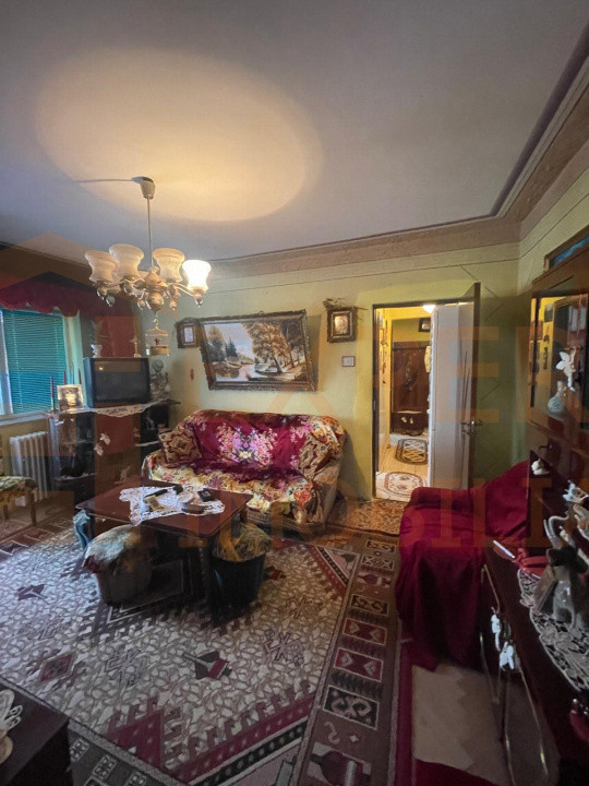 Apartament 3 camere situat in zona Casa de Cultură