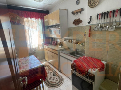 Apartament 3 camere situat in zona Casa de Cultură