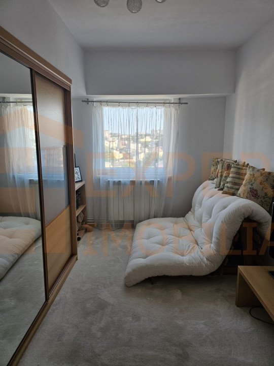 Apartament 4 camere zona Trocadero