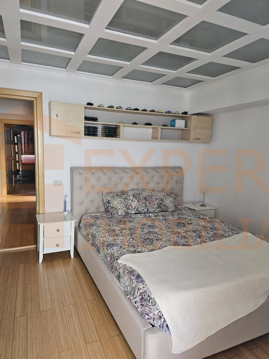 Apartament 4 camere zona Trocadero