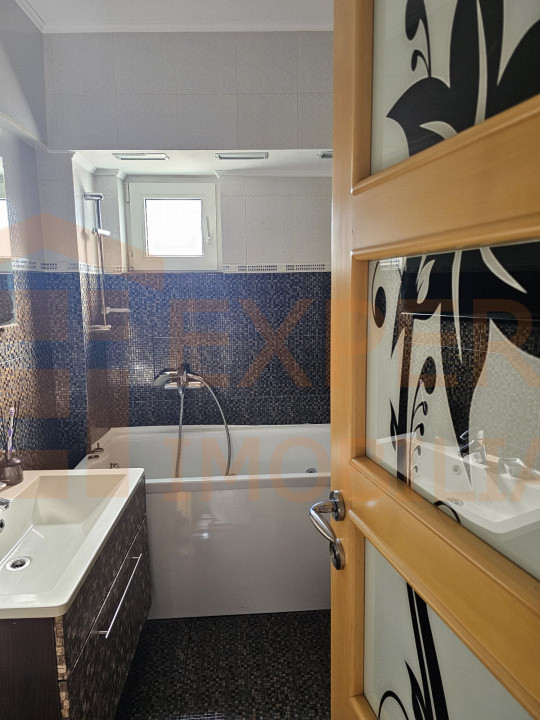 Apartament 4 camere zona Trocadero