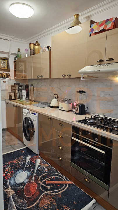 TOMIS NORD- VAPORAS -  4 camere decomandate confort maxim,