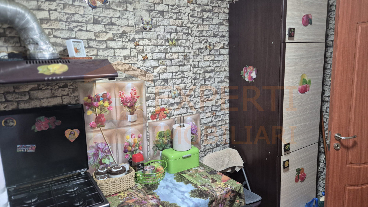 Apartament 2 camere situat în zona Dacia