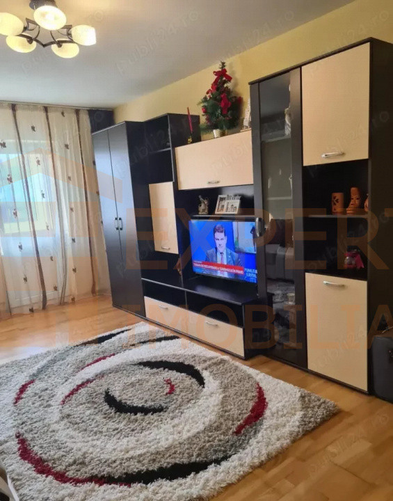 Apartament 3 camere situat in Dacia