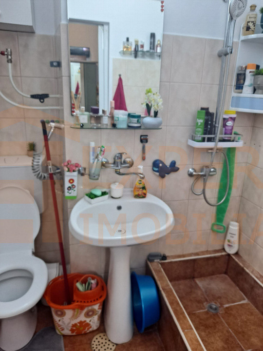 Apartament 3 camere zona Groapă