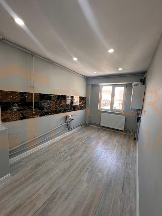 Apartament 4 camere zona Casa de Cultură - Cofetăria Silvian