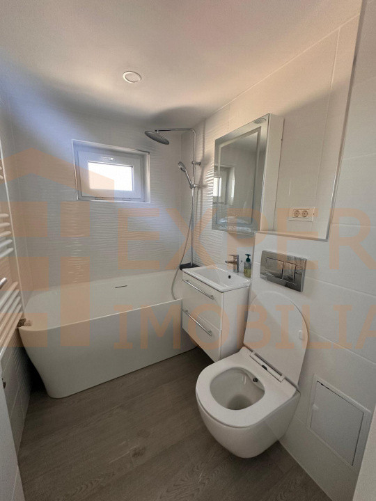 Apartament 4 camere zona Casa de Cultură - Cofetăria Silvian