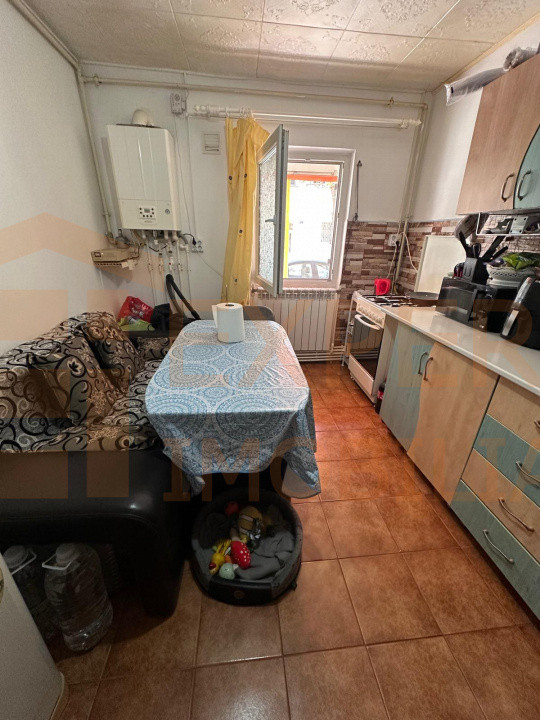 Apartament 2 camere zona Poarta 6