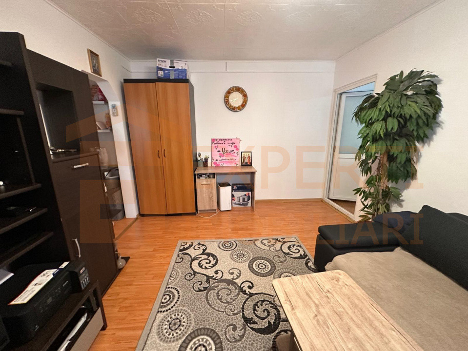 Apartament 2 camere zona Poarta 6