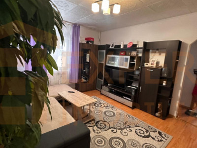 Apartament 2 camere zona Poarta 6