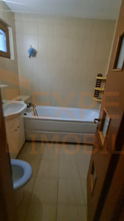 Apartament 3 camere situat în zona Tomis Nord - Badea Cârțan