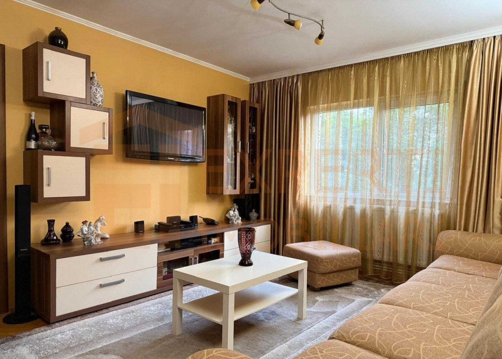 Apartament 3 camere zona CET
