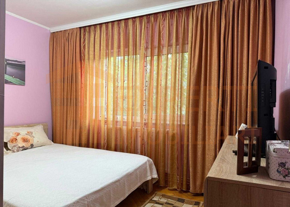 Apartament 3 camere zona CET
