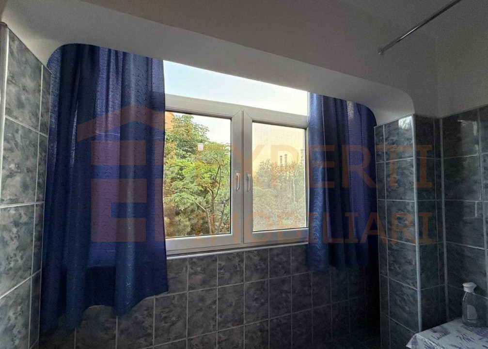 Apartament 3 camere zona CET