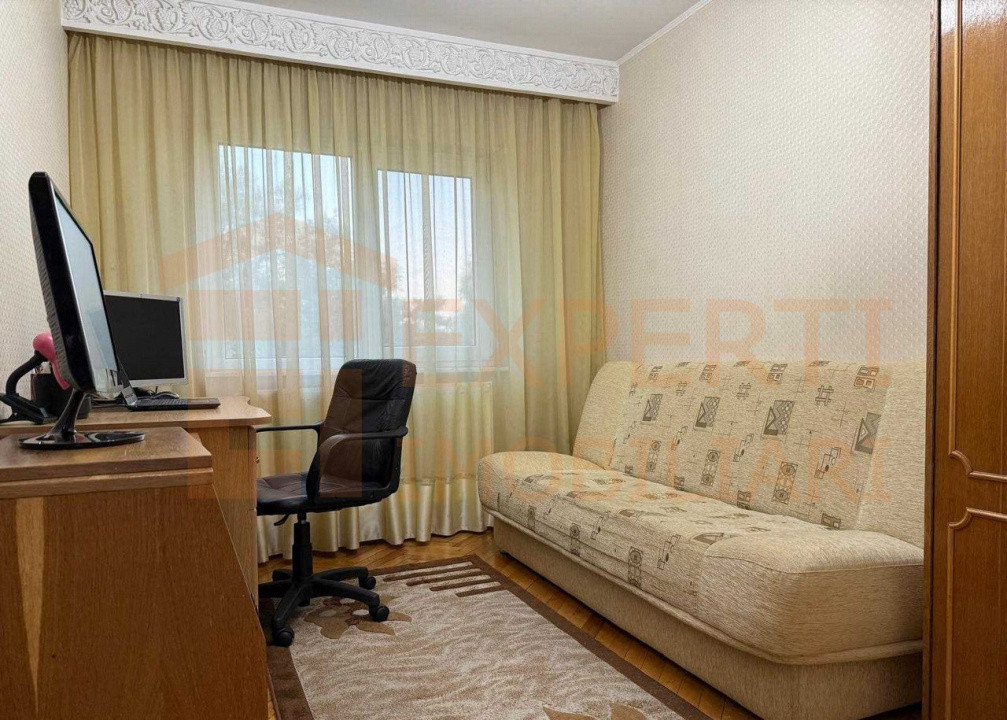 Apartament 3 camere zona CET