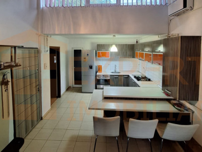 Apartament 3 camere situat in zona Km 5